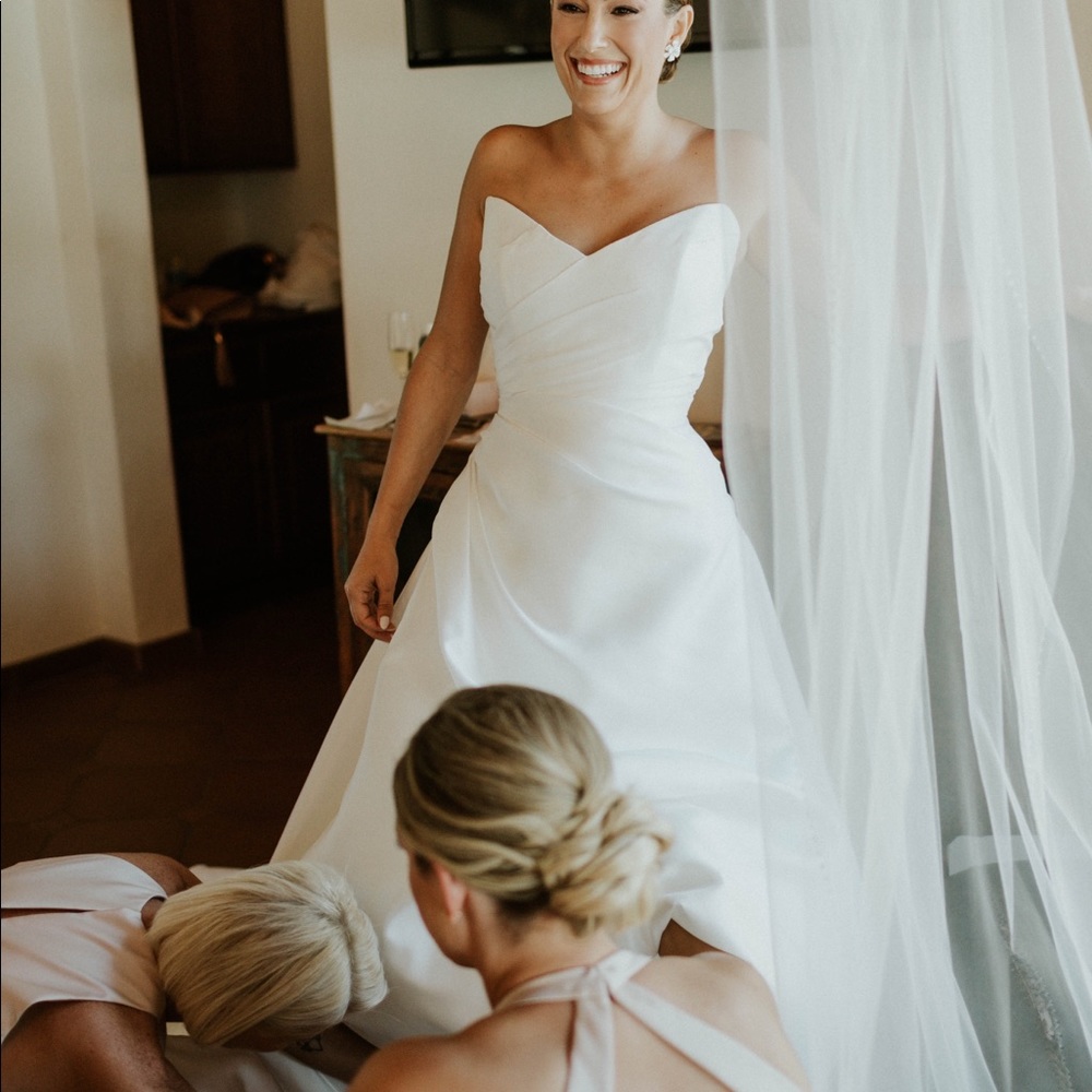 WEDDING DRESS - Picture 5 of 7
